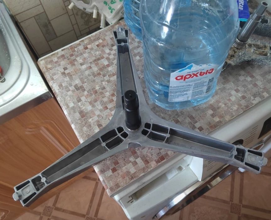 В продаже имеется крестовина на стиральную машину Samsung и LG.