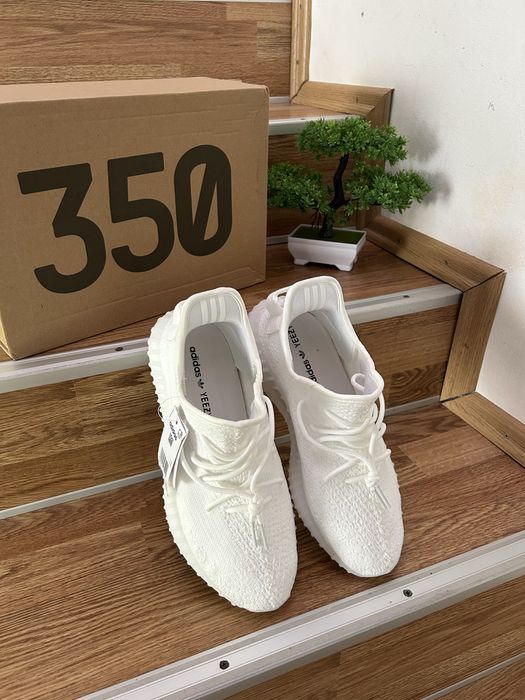 Yezzy 350 white