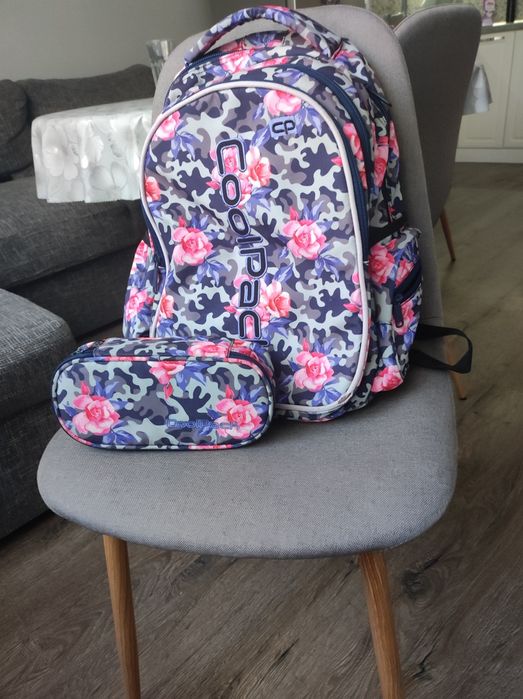 Ученическа раница с несесери