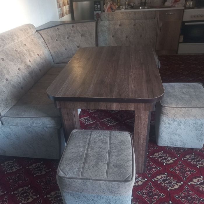 Уголок сотилади холати яхши
