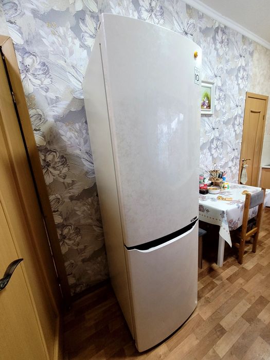 Продам холодильник lg