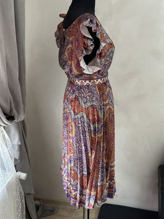 Rochie colorata cu gulerașe