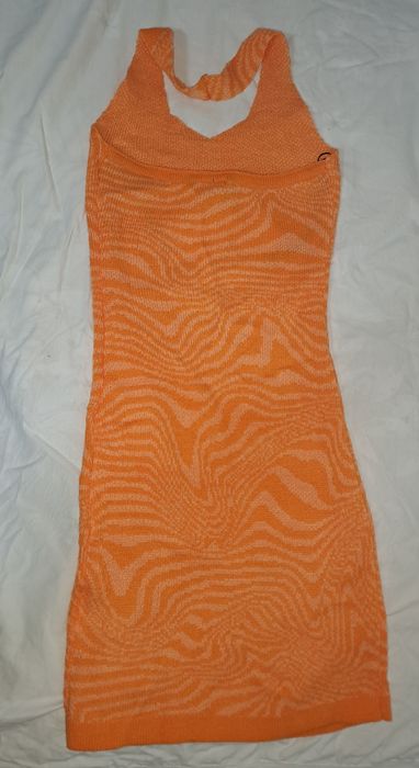 Продам летнее платье, новое S