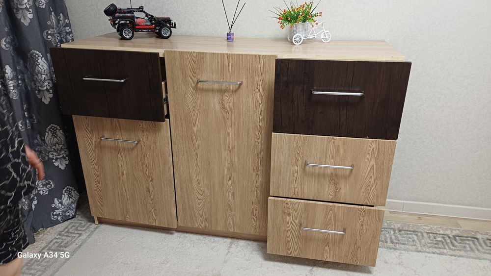 Комод продам большой