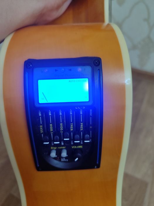 Продается гитара (электроакустическая)