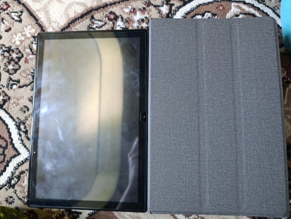 Planshet sotiladi srochna