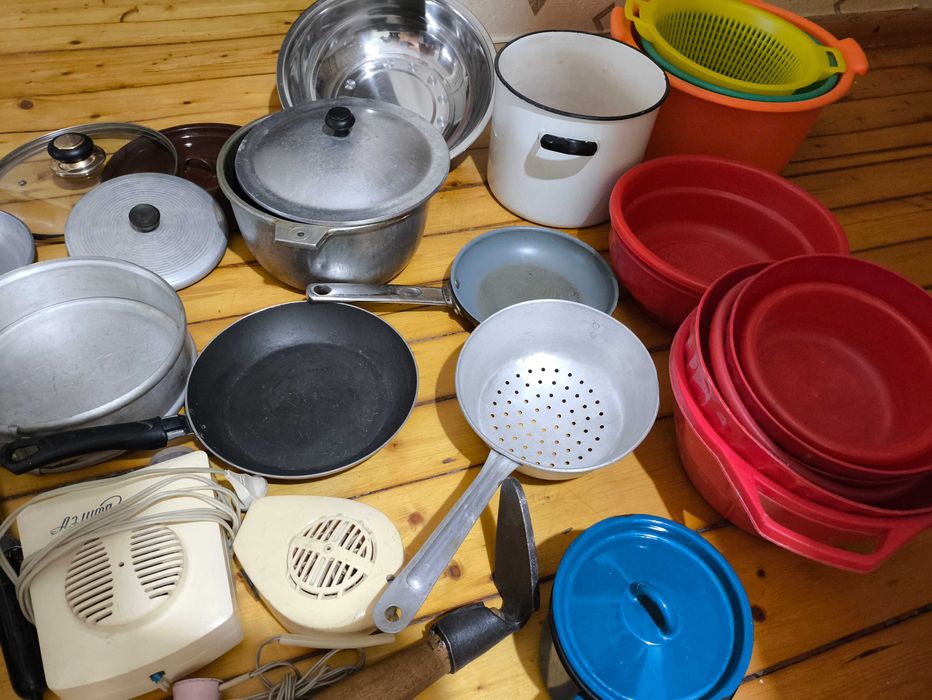 Казан , Сковородки, посуда, миски , подставка торт, лапка для обуви