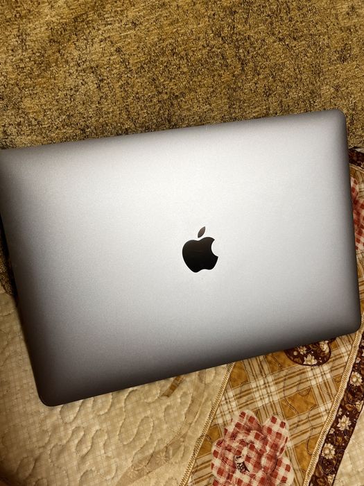 Macbook Pro 13” (M1, 2020) 8/256gb