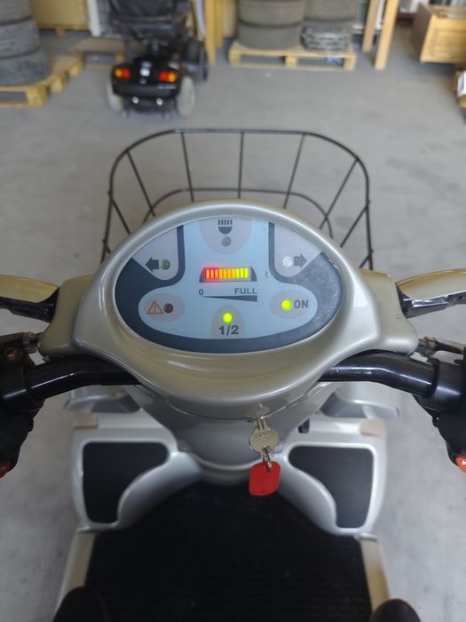 Електрическа четириколка Breeze 4