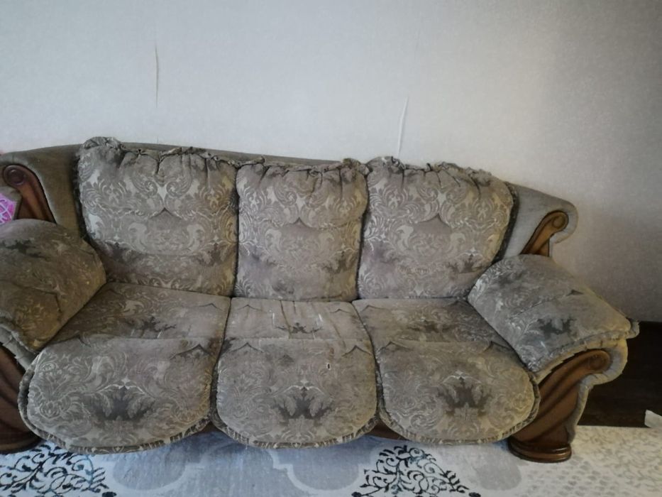 Отдам даром диван