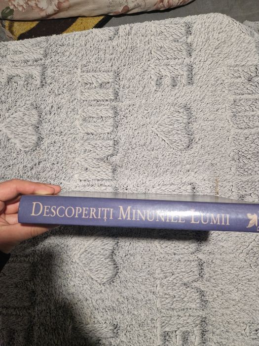 Enciclopedia de colecție „Descoperiți minunile lumii. Ghidul celor mai spectaculoase peisaje”, publicată de celebra editură Reader's Digest