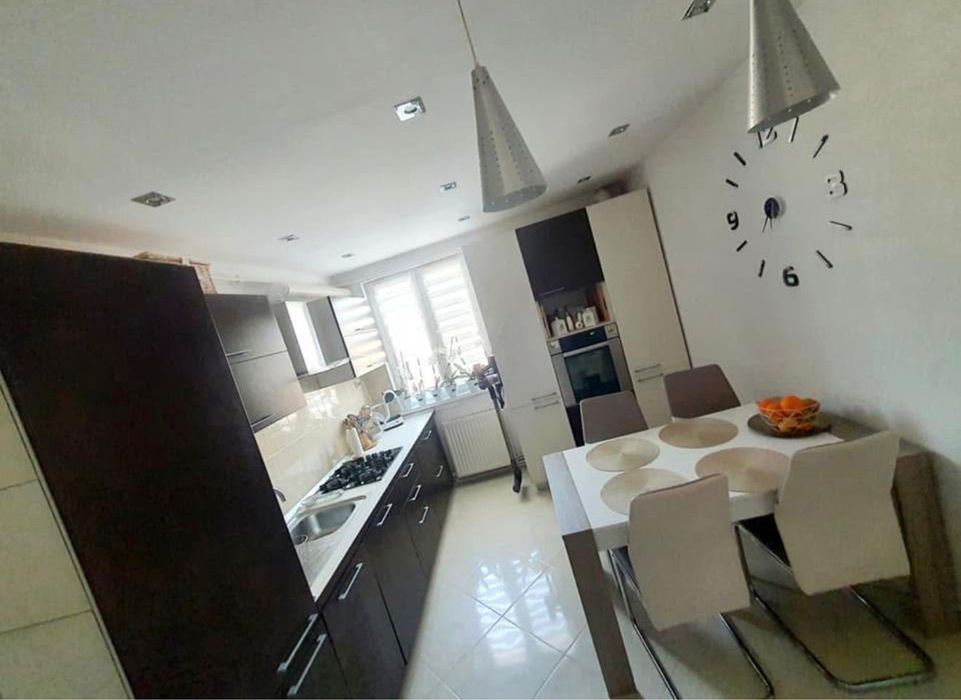 Apartament cu 3 camere - Vedere 2
