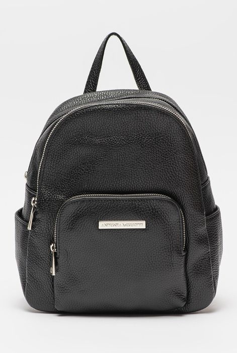 Дамска черна раница, естествена кожа на Antonia Moretti

С две отде