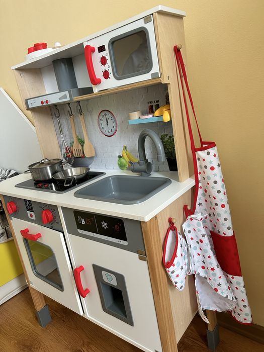 Детска дървена кухня