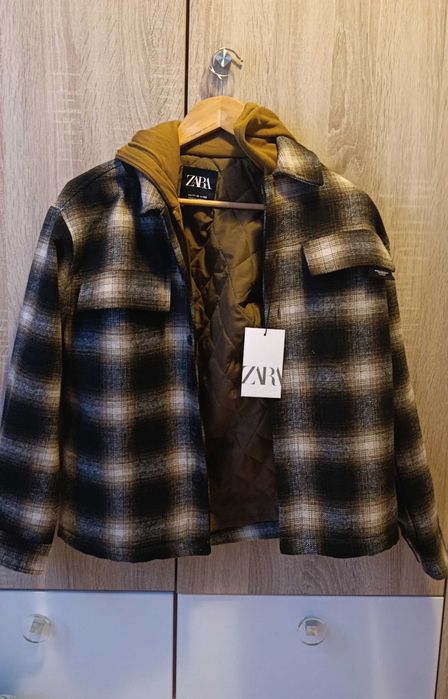 Продавам яке тип риза ZARA размер 152