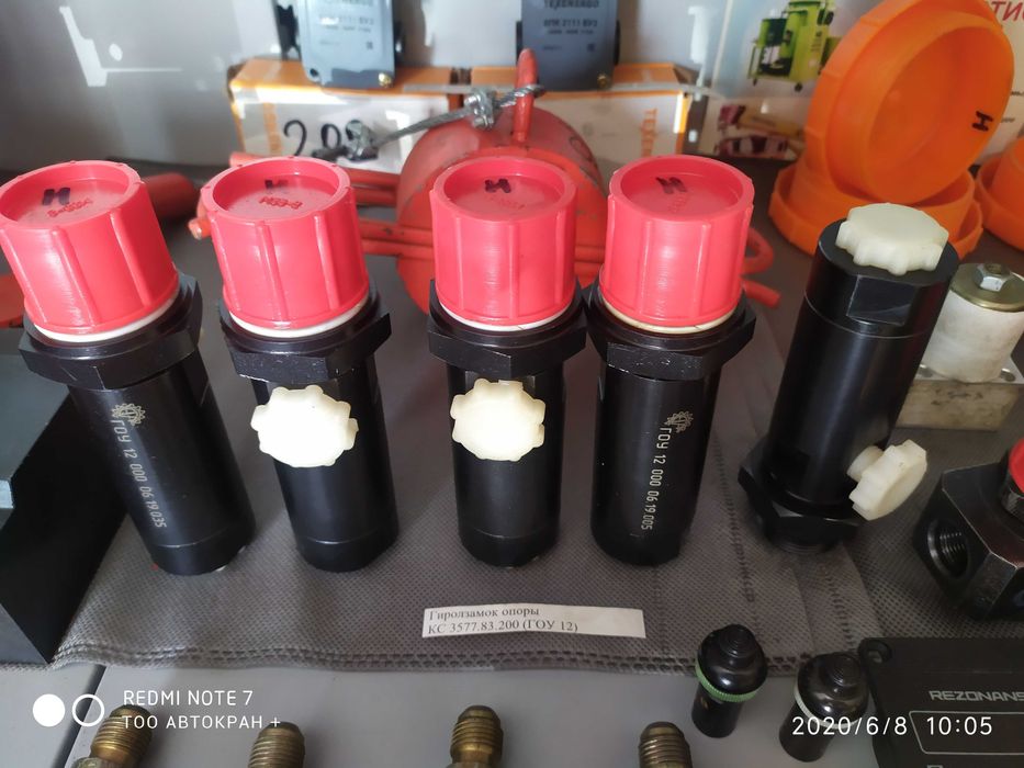 Гидрозамок опорных цилиндров на Автокран Ивановец Галичанин