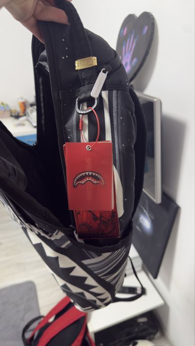 ghiozdan sprayground limited edition 2025 in stare foarte buna