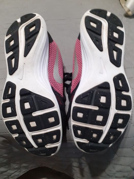 Маратонки Nike revolution 3