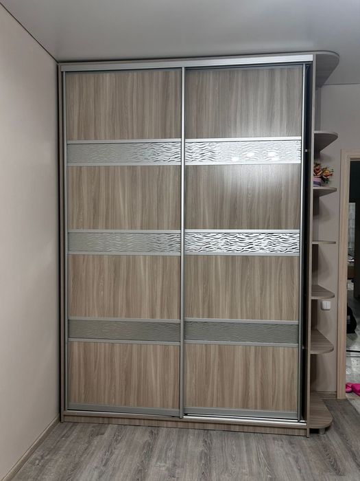 Шкаф купе в хорошем состоянии