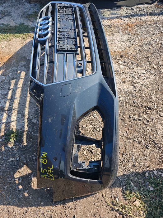 Предна броня Audi A5 8W B9 здрава без мн забележки LX7L