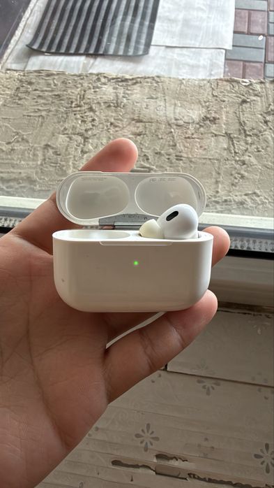 AirPods Pro 2, Lightning