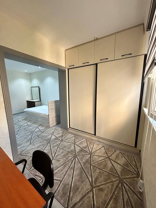 Аренда 3 комнатная на Мирабадской