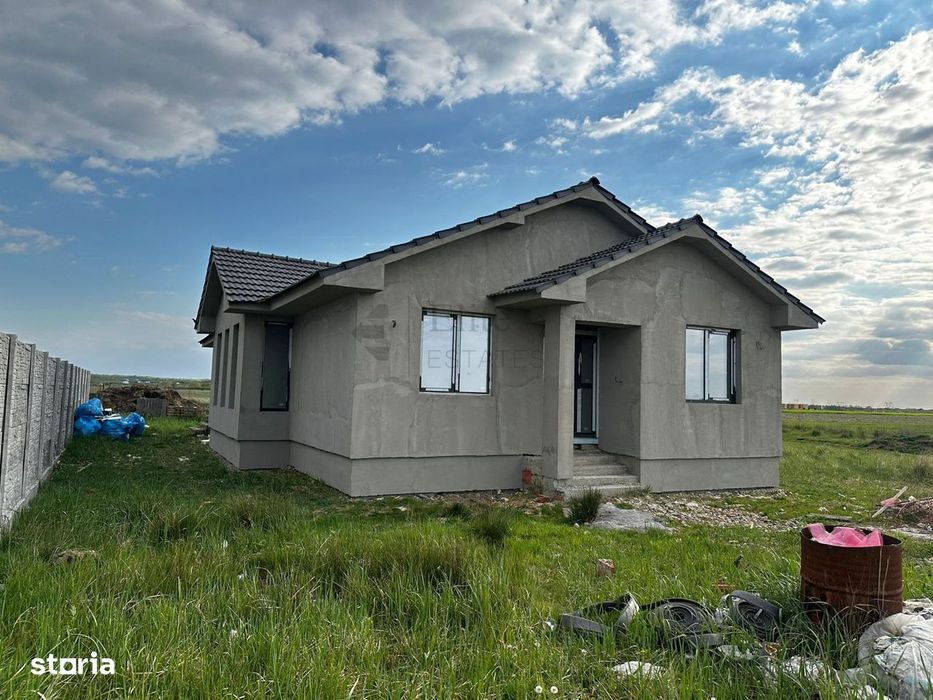 Casa 4 camere de vanzare in Cihei | Panouri fotovoltaice