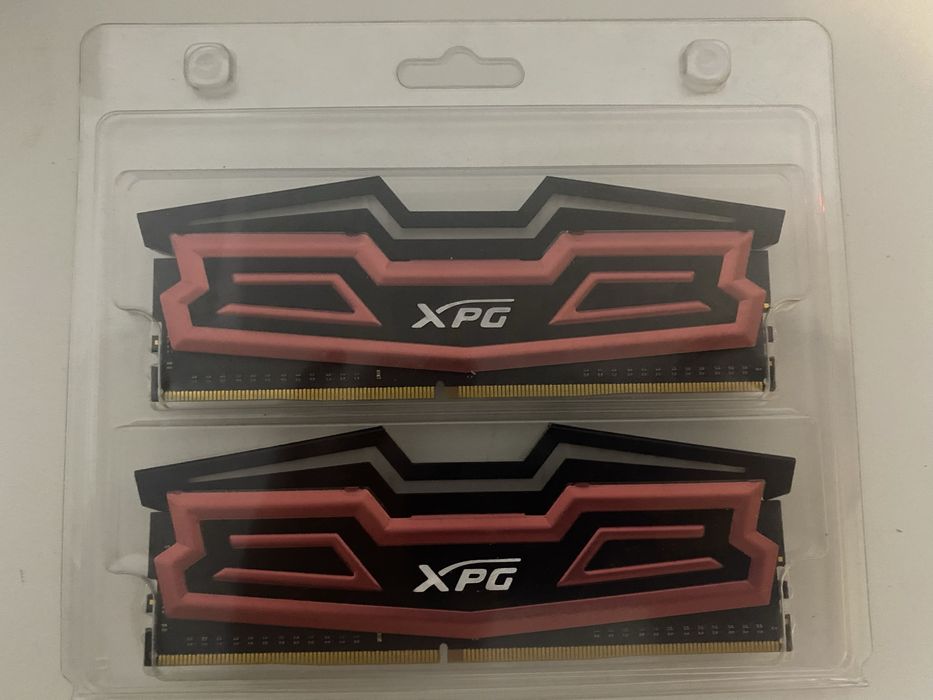 ОЗУ на 16 ГБайт (8 Гбайт (2400 МГц) каждая плашка)