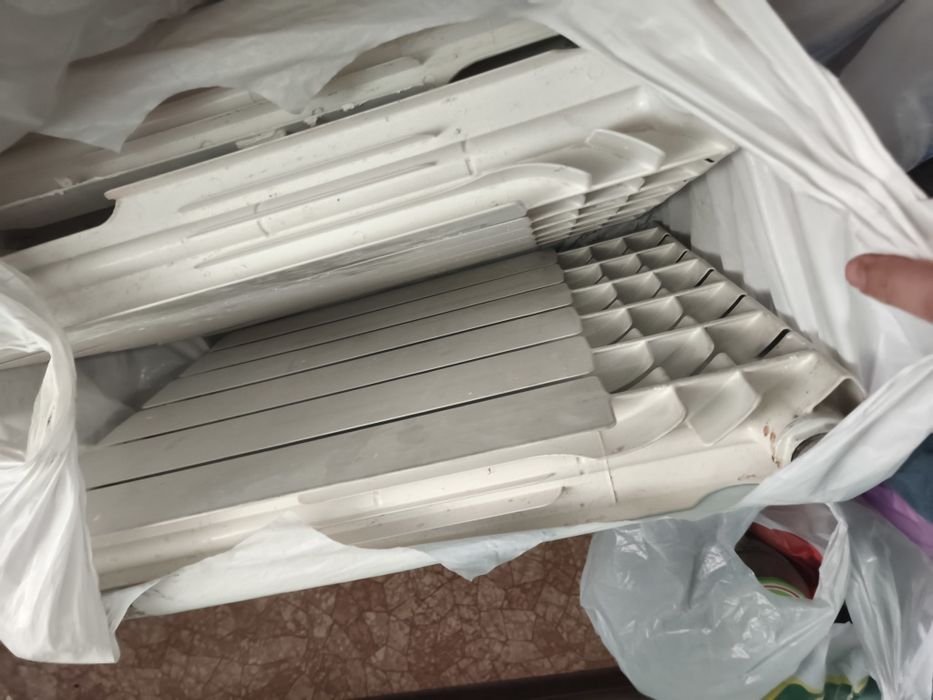 Продаются биометаллические батареи б/у тебе по шесть и одна четырёх