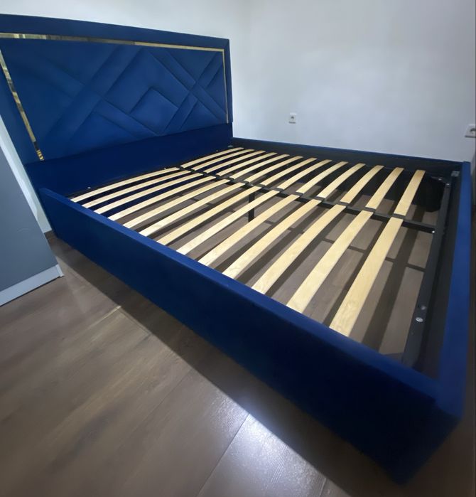 Продам кровать двухместную