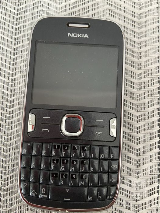 Телефон Nokia Asha 302