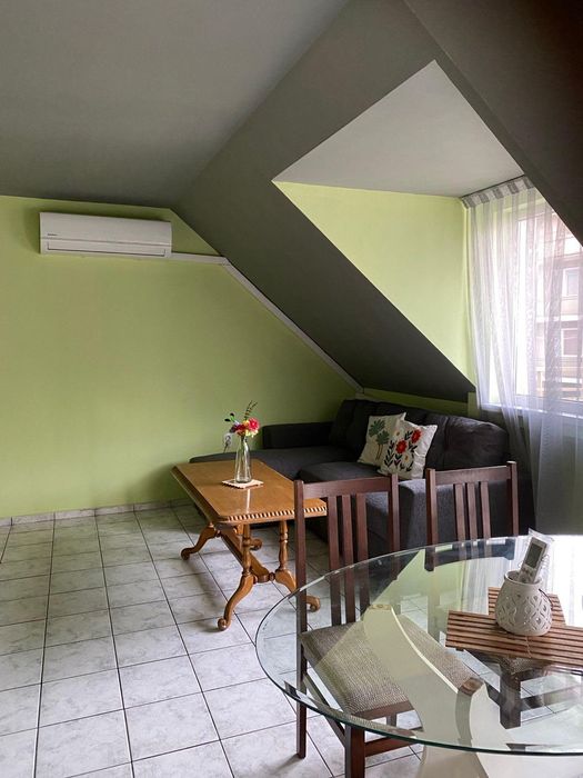 Дава се под наем Тристаен апартамент в Пловдив, Център - 70 кв.м за 698.19 € - Снимка #1