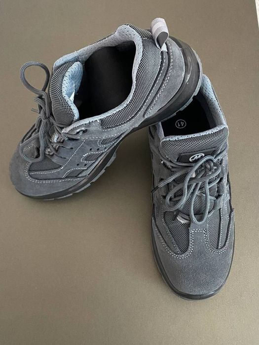 Ishchilar oyoq kiyimlar