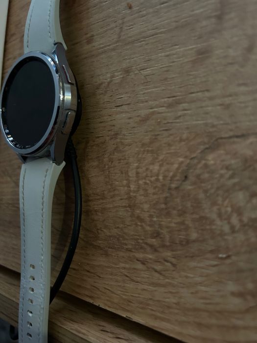 Продавам Galaxy Watch 6 classic
