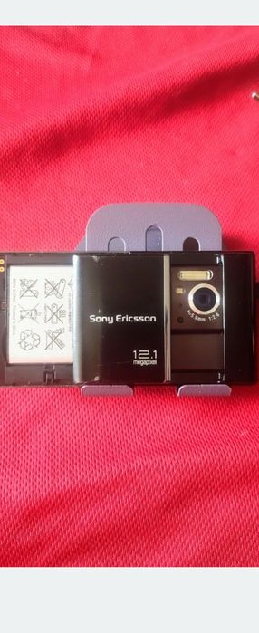 Sony Ericsson u1i  (decodat, lipsă capac baterie)