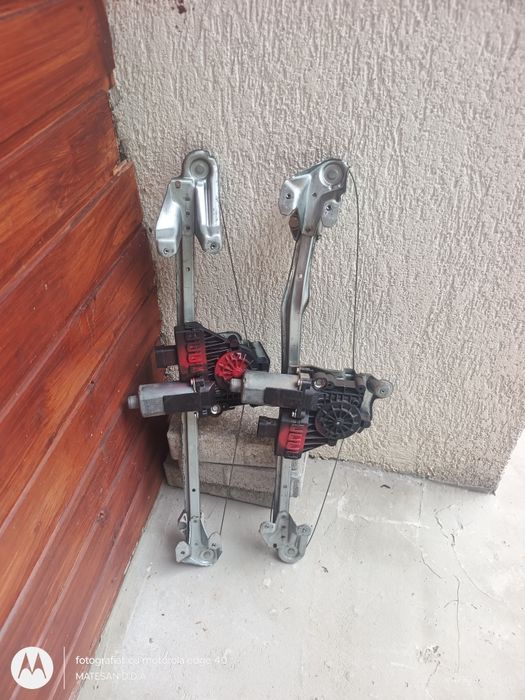 Macara stanga si dreapta spate