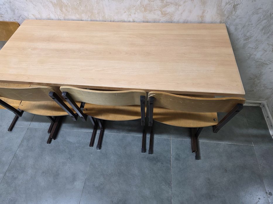 Парта и стулья как новый