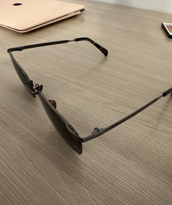 Солнцезащитные очки от бренда David Beckham