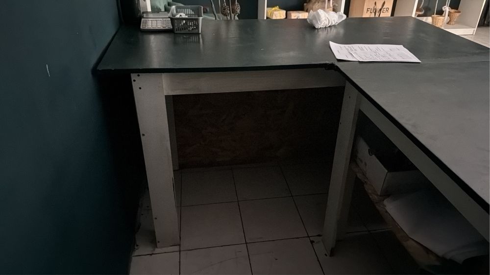 Продам стол угловой