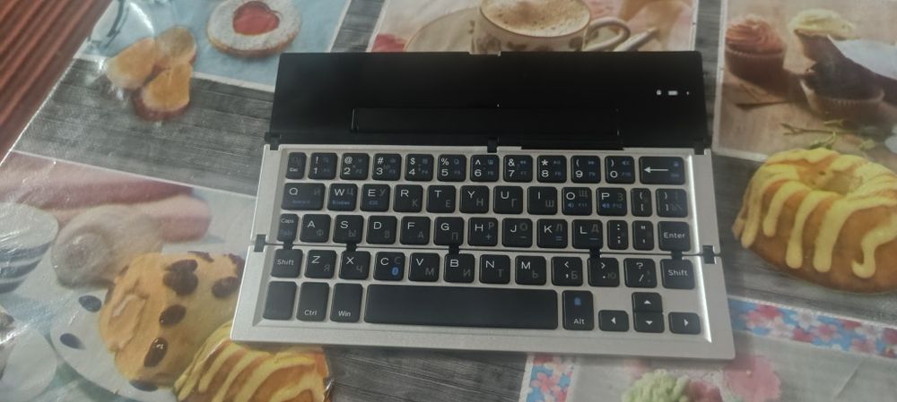 Клавиатура блютуз