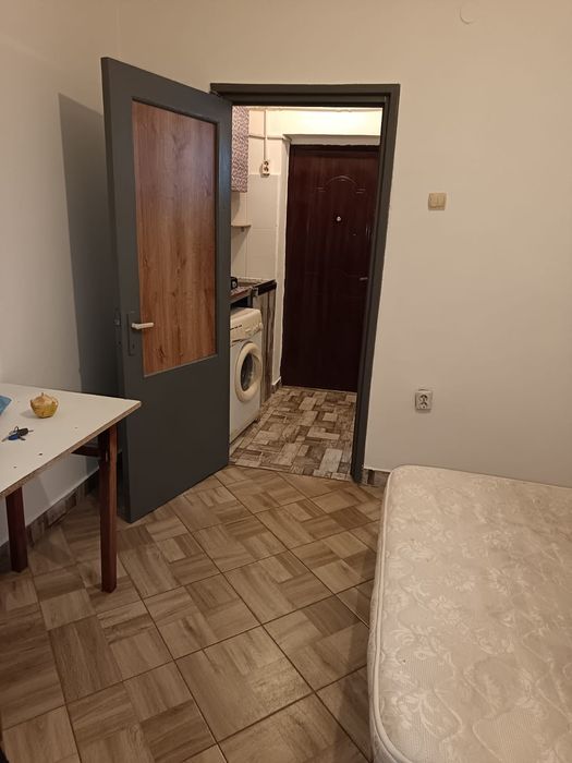 Vând garsoniera în Ploiești  Teleajan