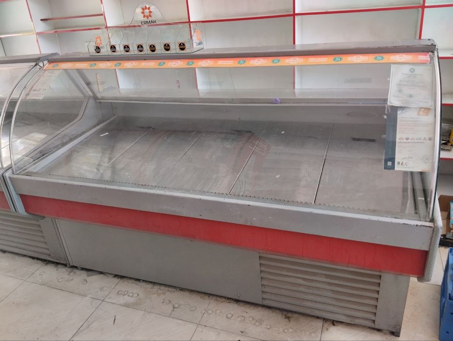 Витрина холодильник сотилади!!!