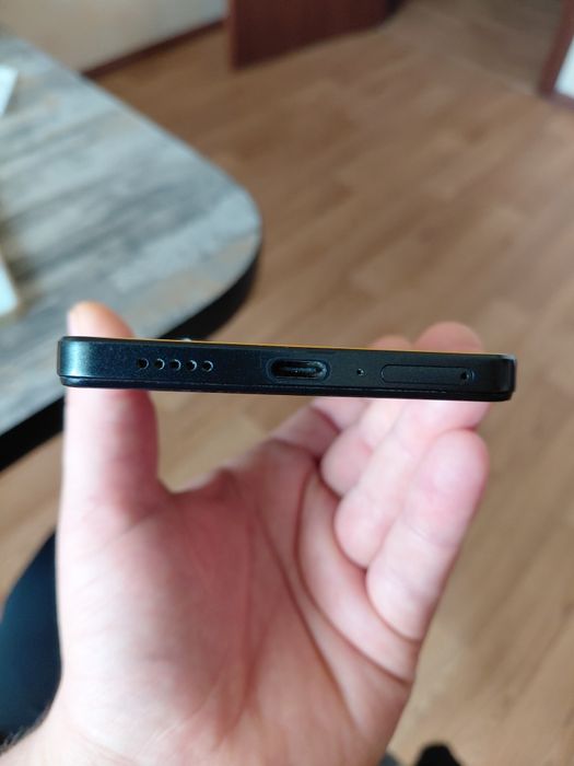 Продам телефон Poco X5 Pro 5g 8/256