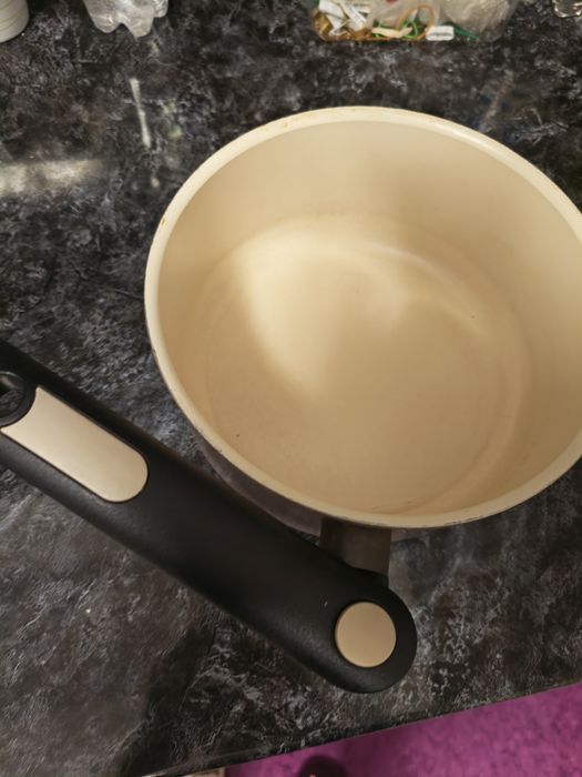 Set farfurii arcopal plus o cratita delimano