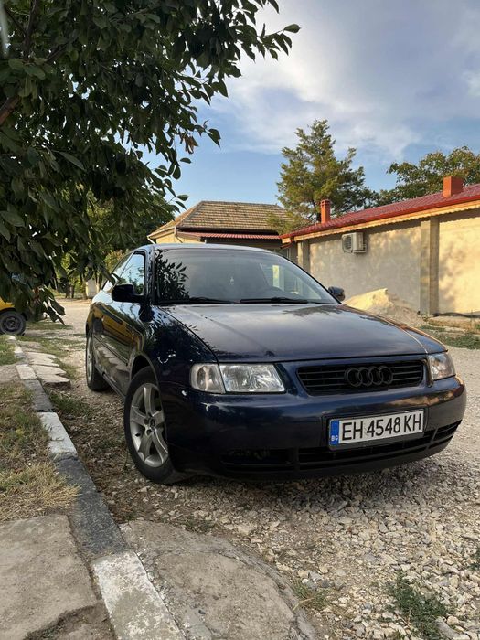 Продавам автомобил AUDI A 3