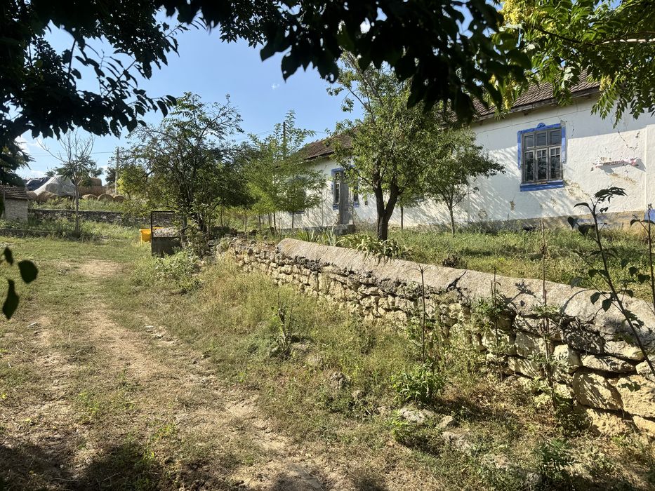 Vand teren + casa  in Sat Petrosani - Comuna Deleni