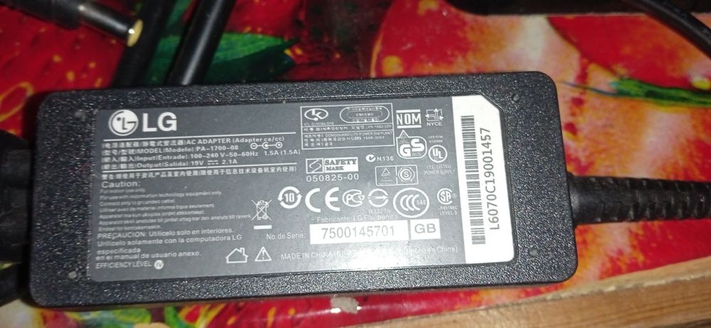 Манитор компютер сотилади