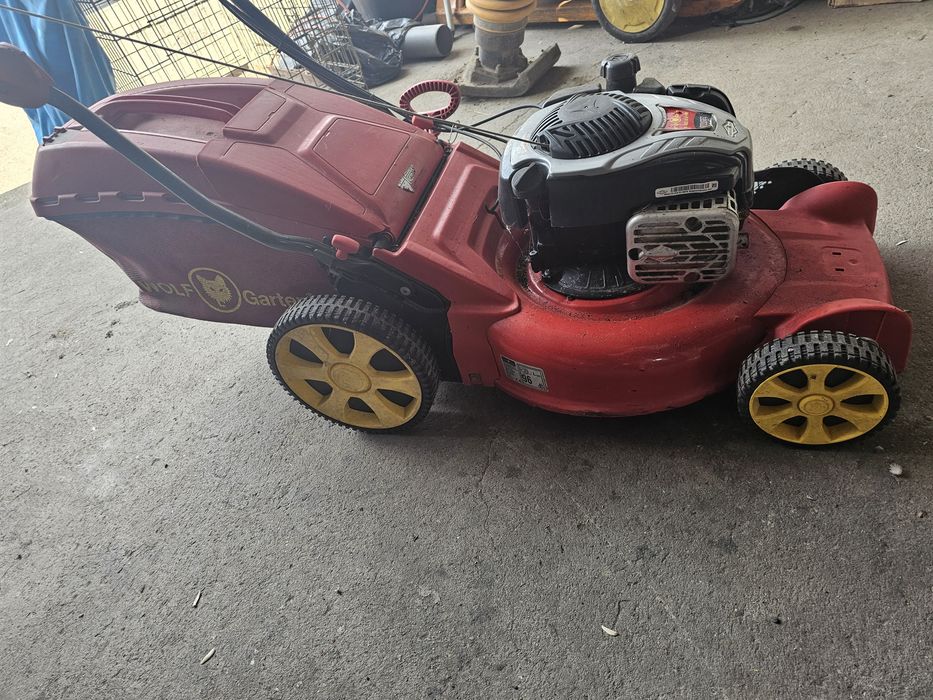 Vand mașină de tuns iarba