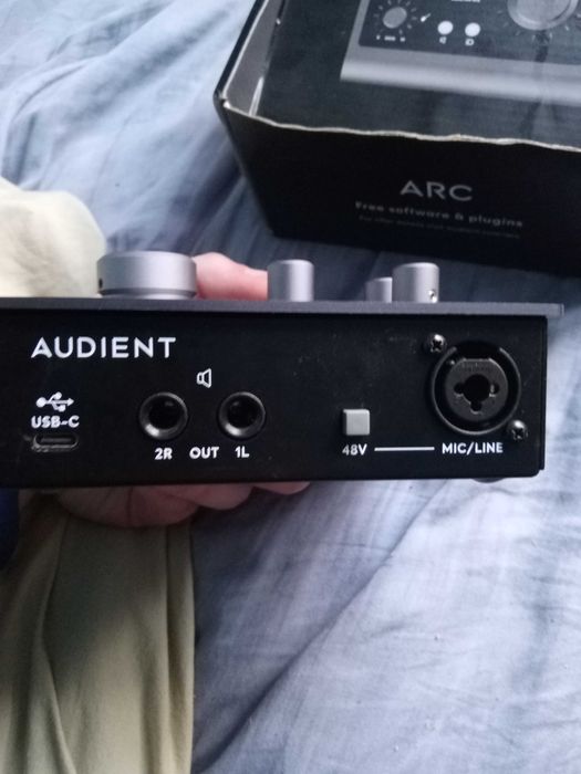 Audient iD4 MKII USB аудио интерфейс