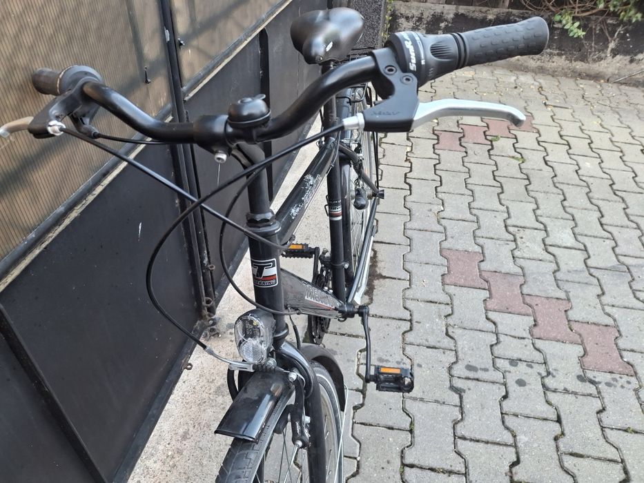Vind bicicleta  foarte buna